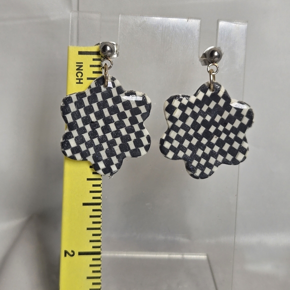 Erins Lovely Creations Jewelry - #122- Black and White Checkered Flower Earrings